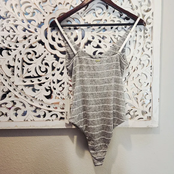 BEACH BUNNY PEYTON BODYSUIT STRIPES FRONT BOW DETAIL NWT SZ LARGE - Picture 10 of 15